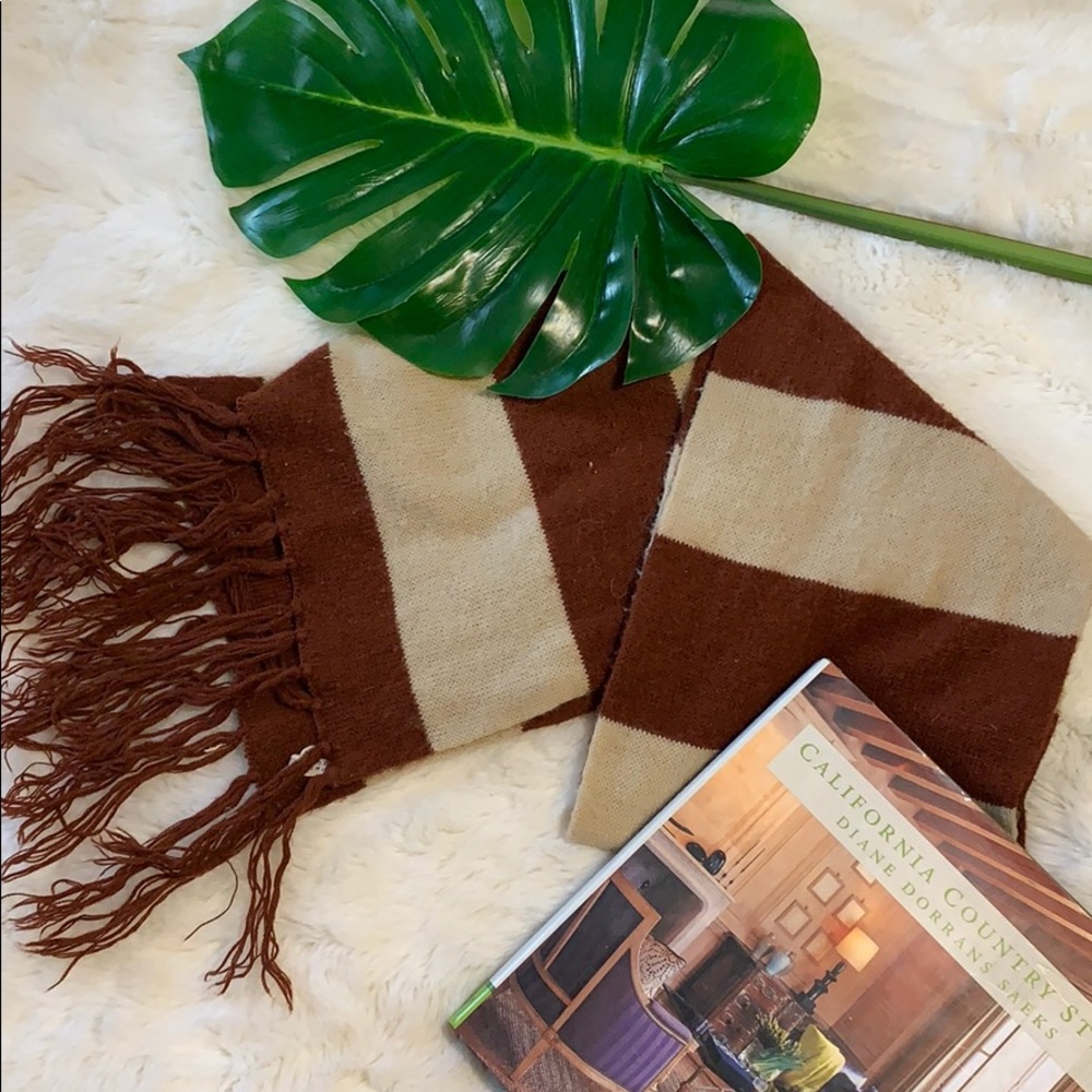 🌺Vintage brown and tan striped scarf
